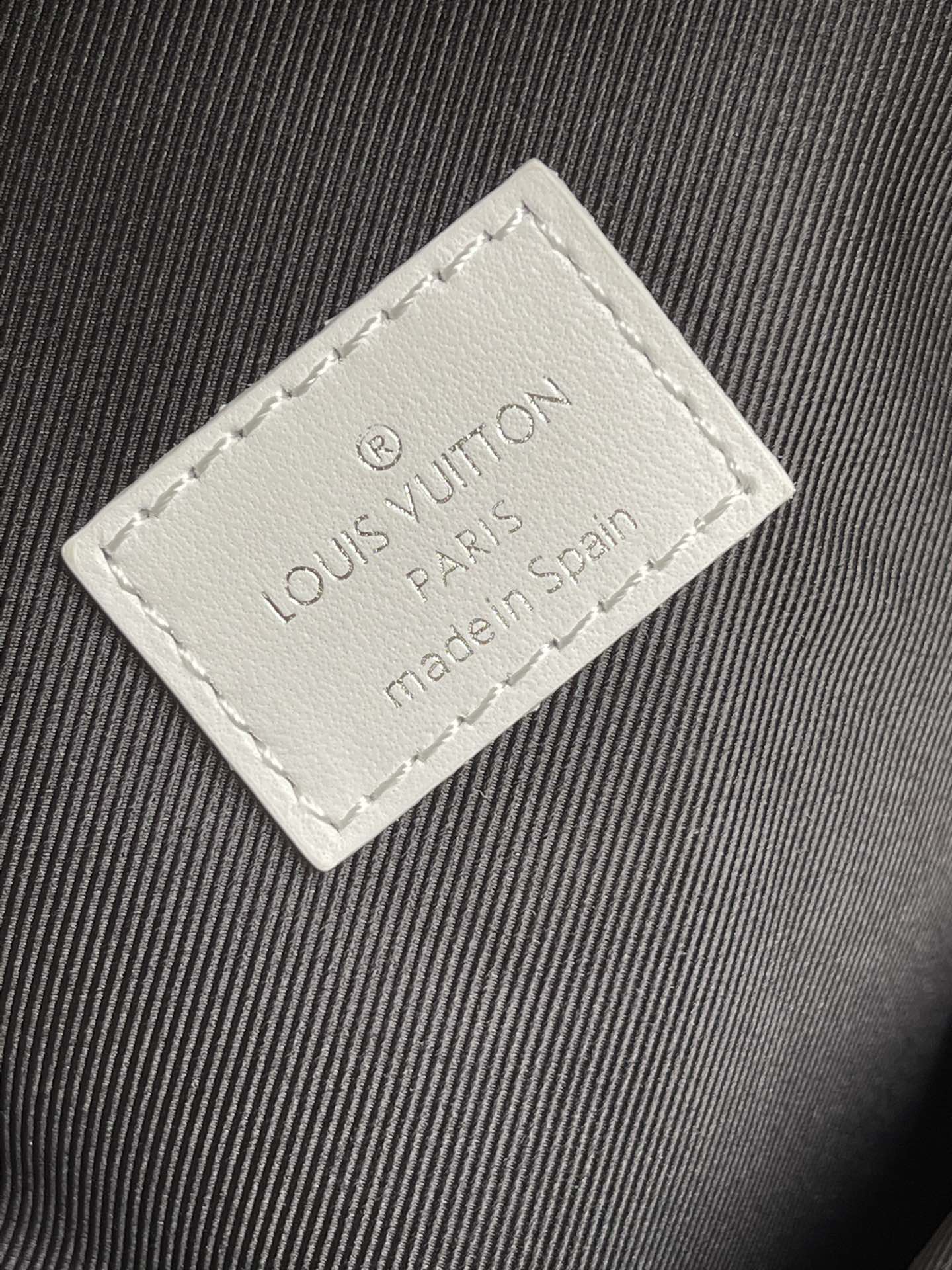 LV BAG M