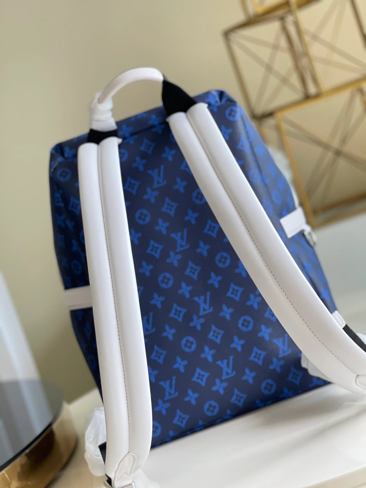 LV BAG M