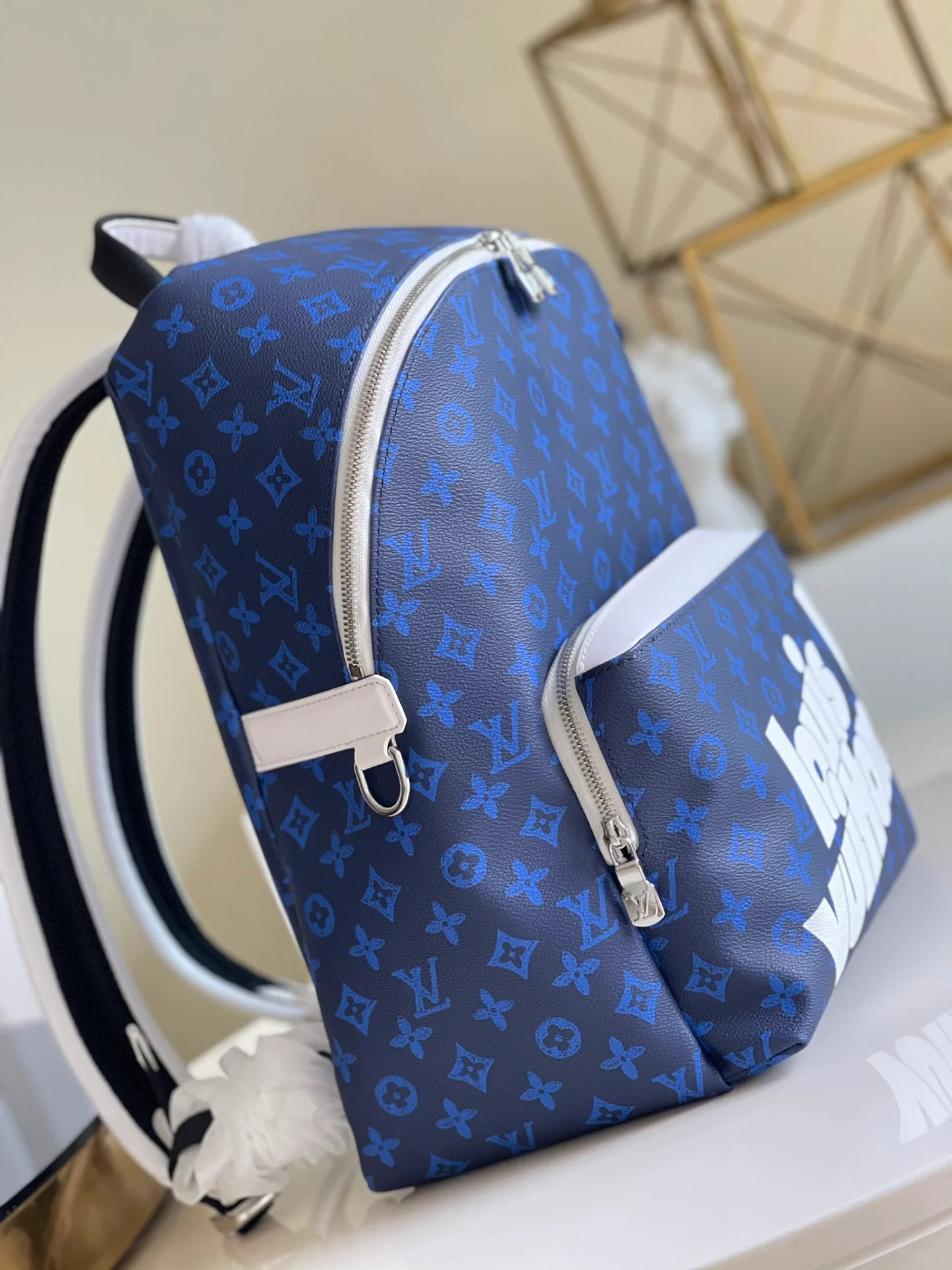 LV BAG M