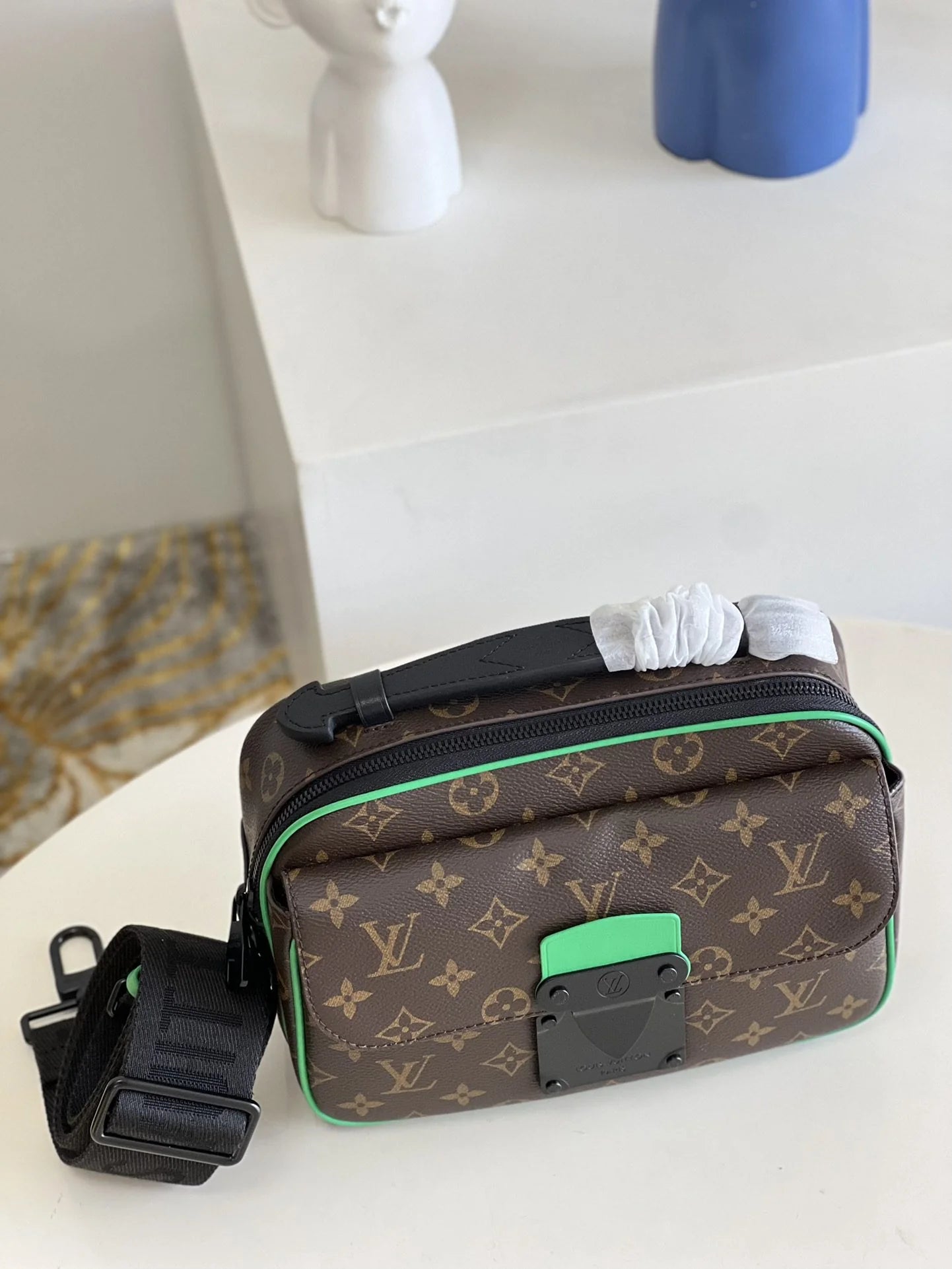 LV BAG M46246
