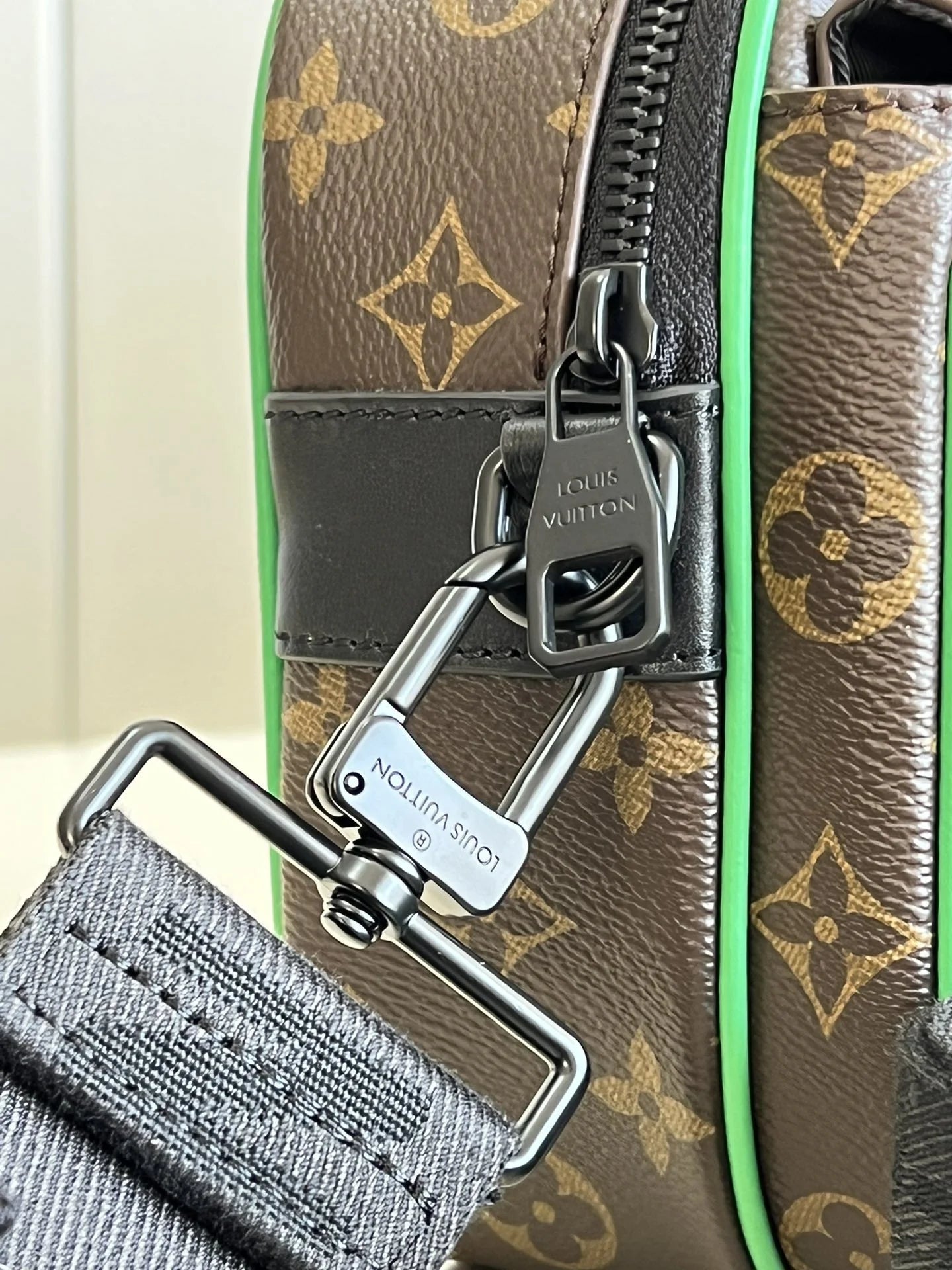 LV BAG M46246