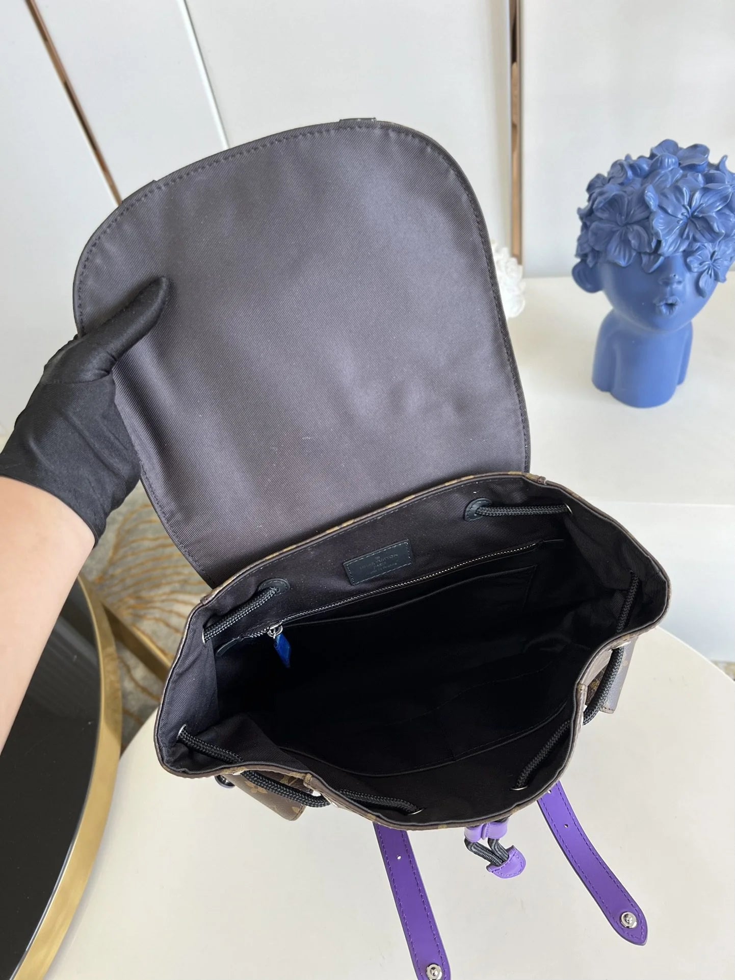 LV BAG M