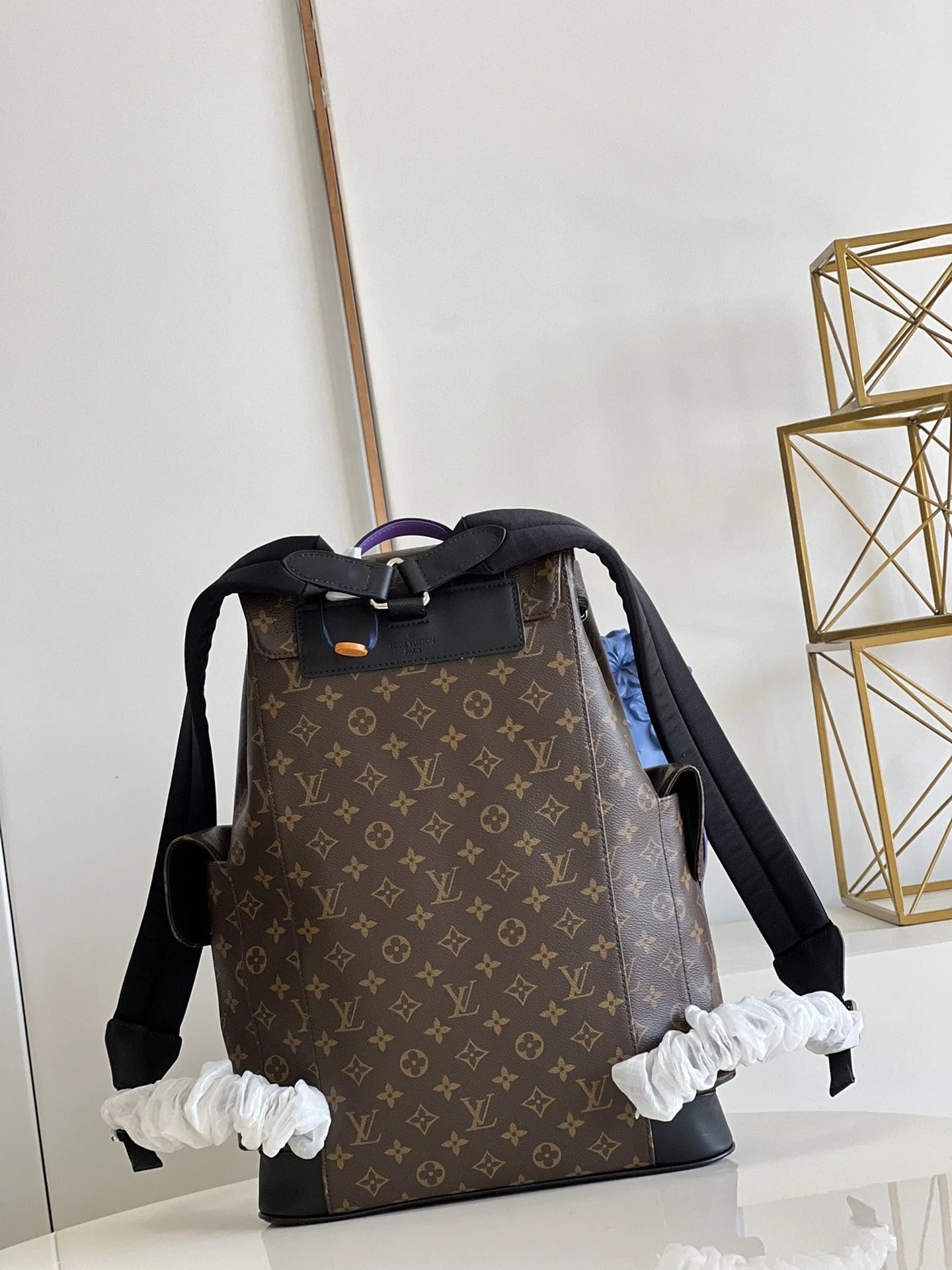 LV BAG M