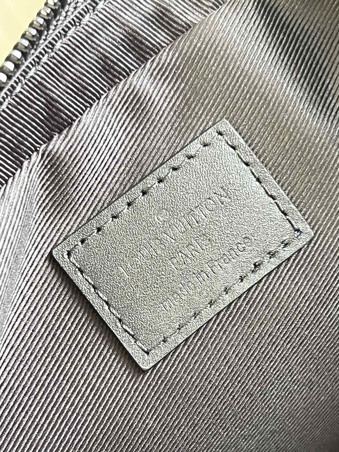 LV BAG M
