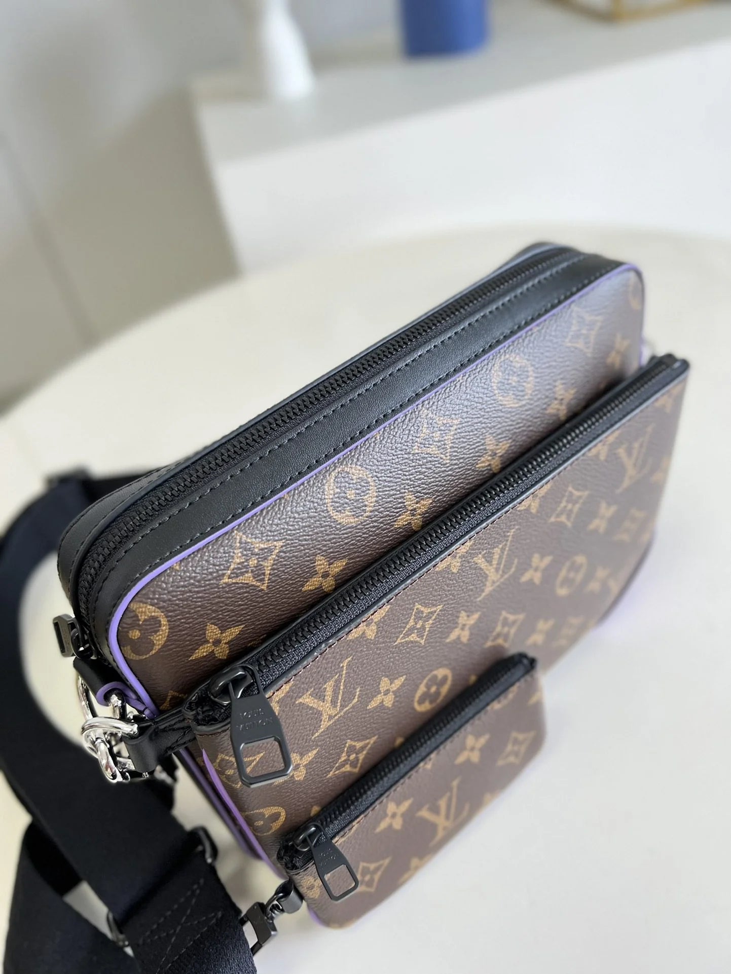 LV BAG M