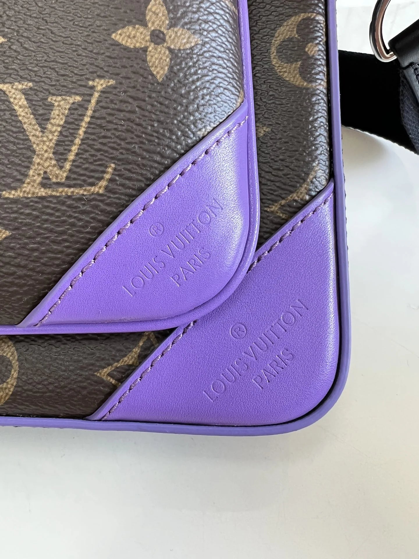 LV BAG M