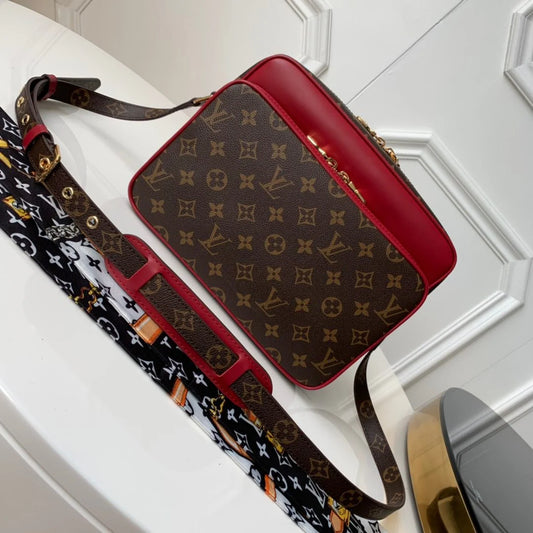 LV BAG M