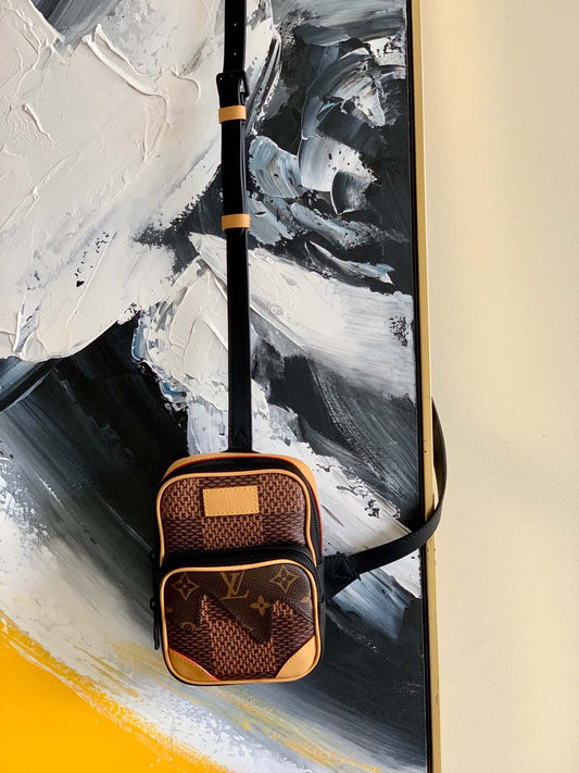 LV BAG M