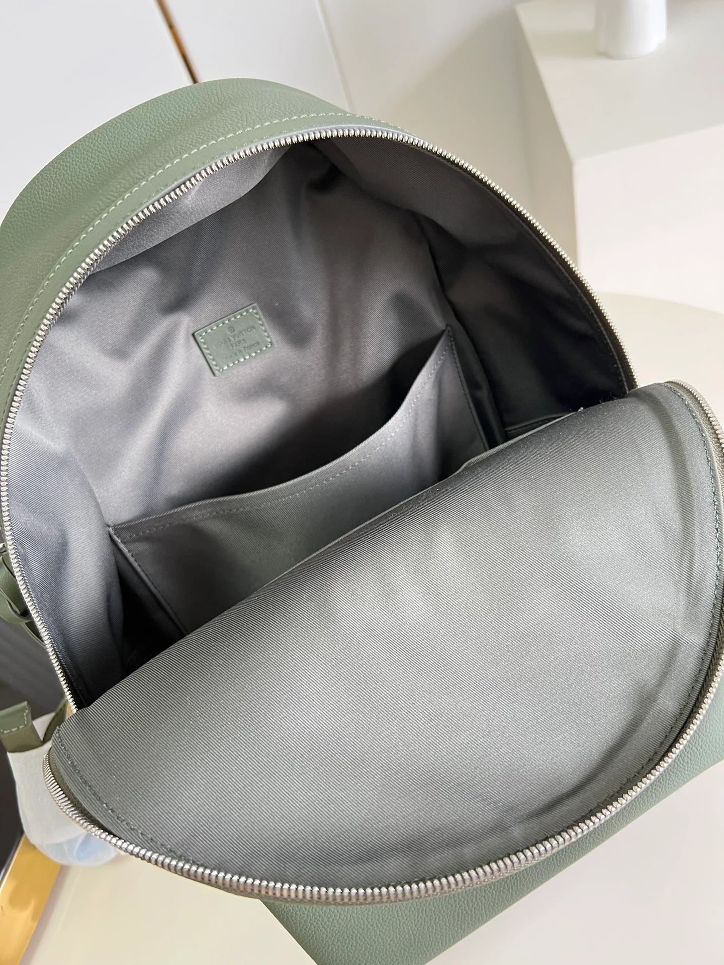 LV BAG M57079