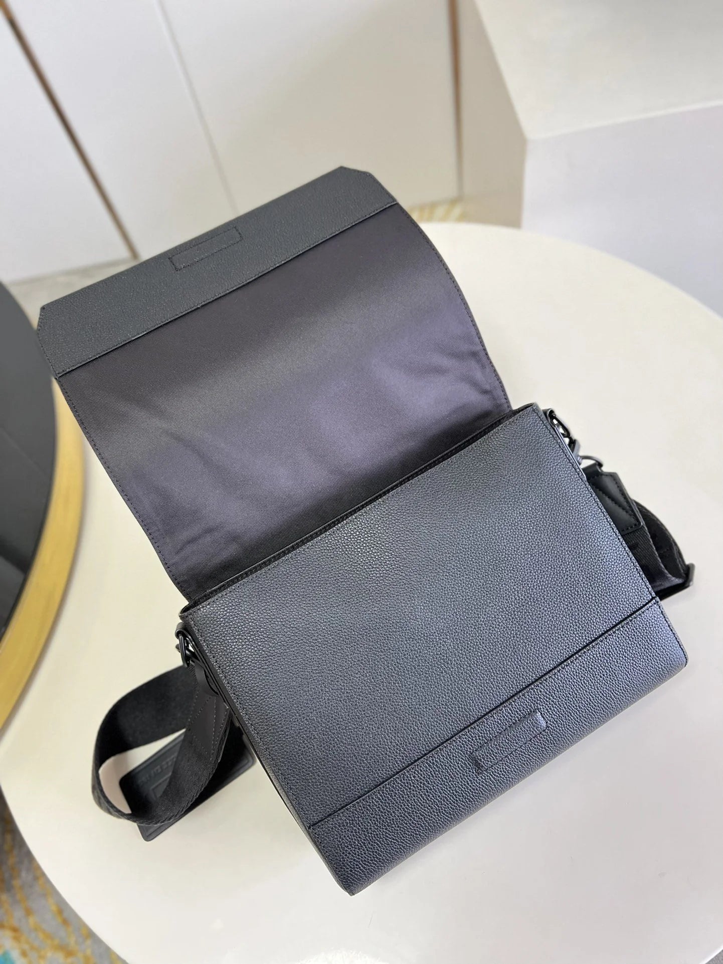 LV BAG M57080