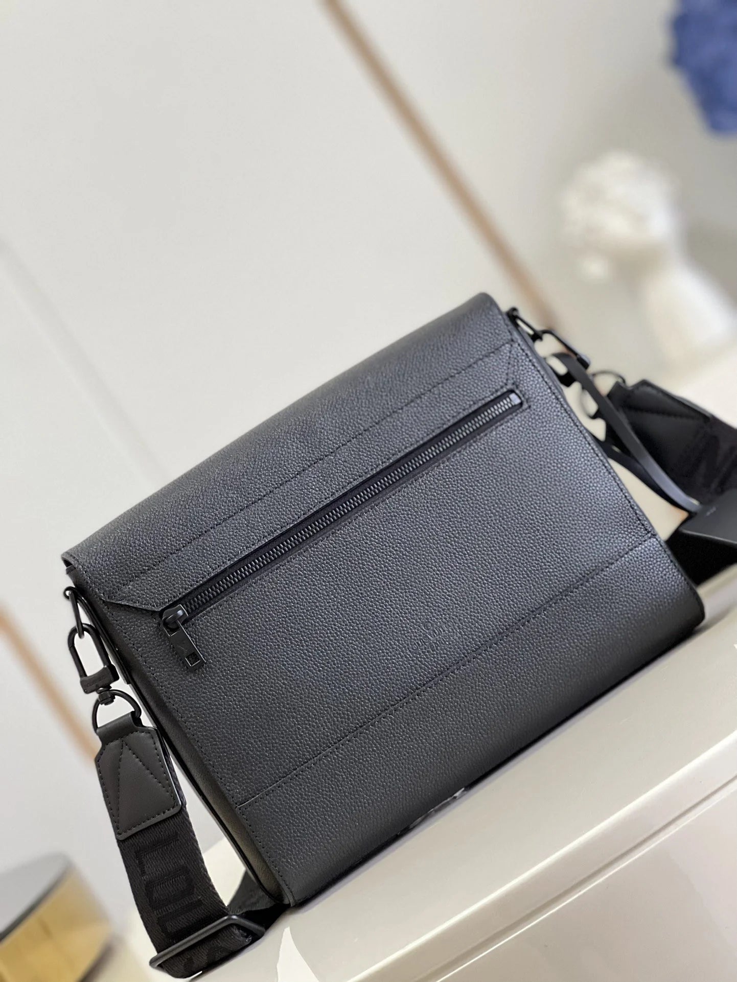 LV BAG M57080