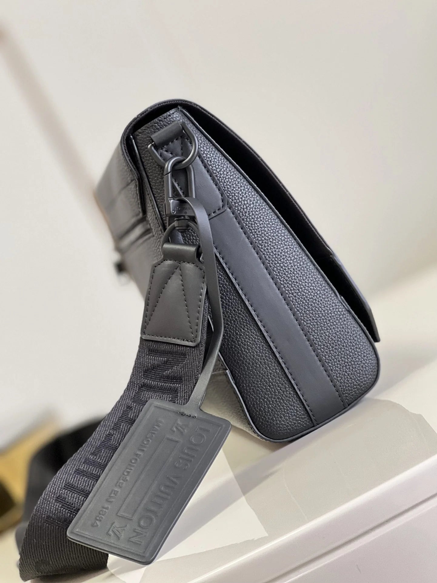 LV BAG M57080
