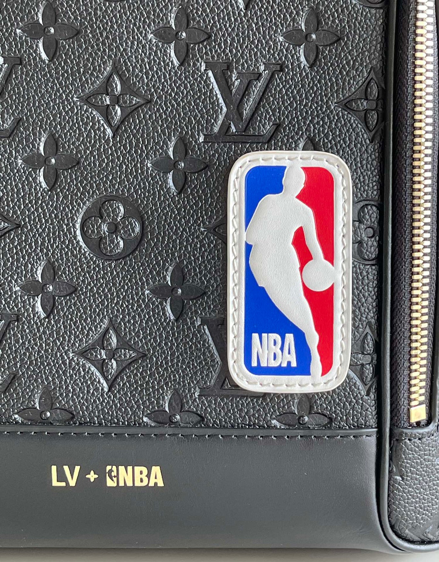 LV BAG M