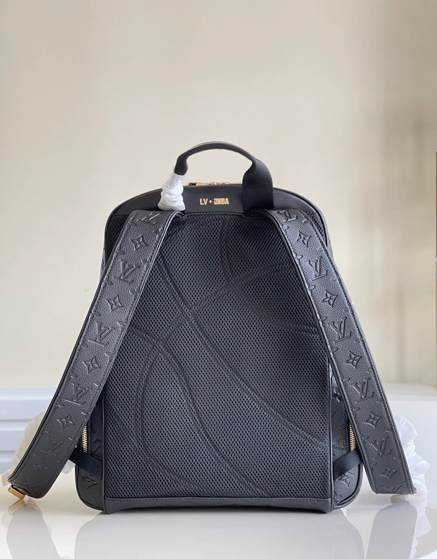 LV BAG M