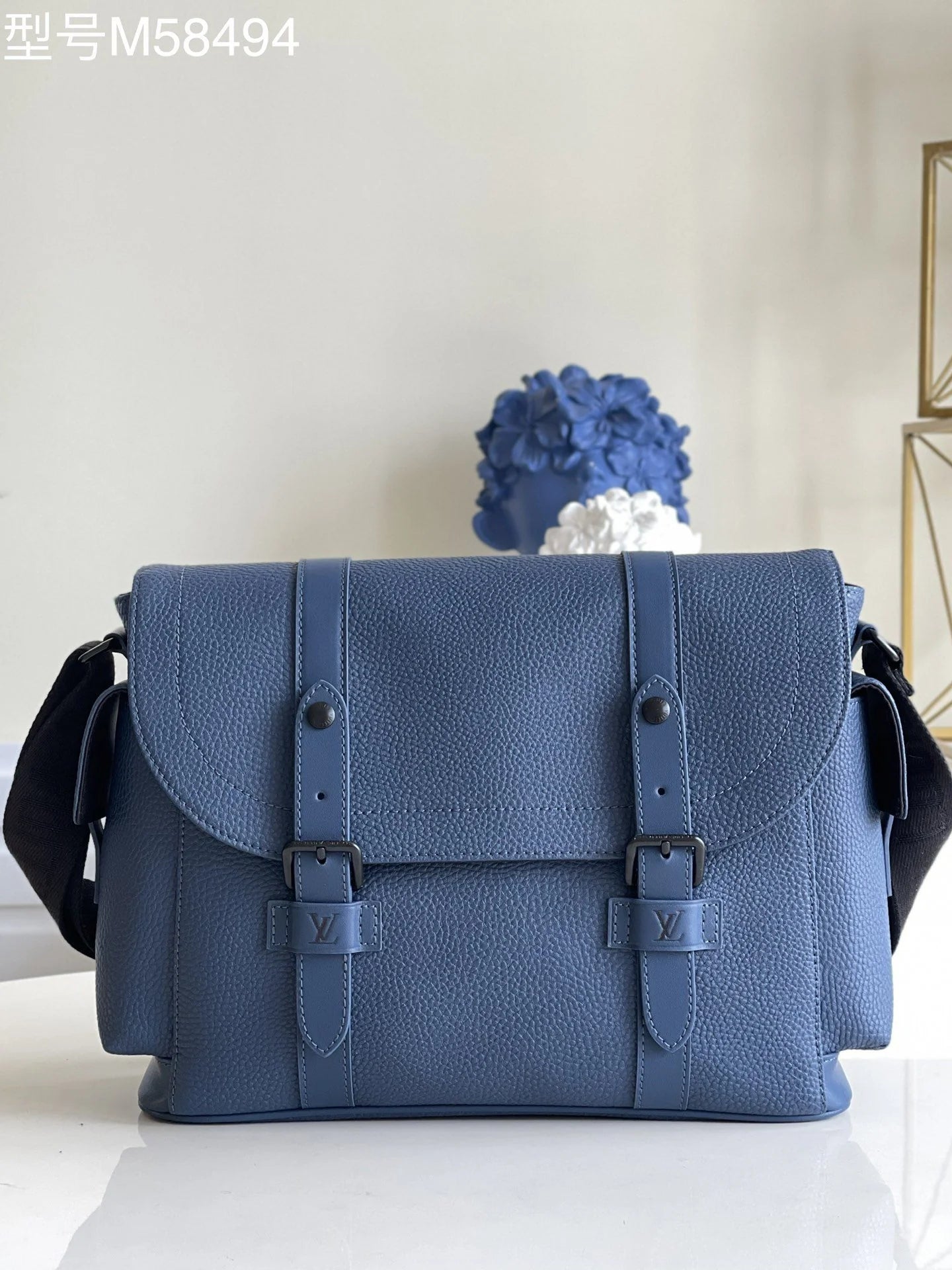 LV BAG M58494