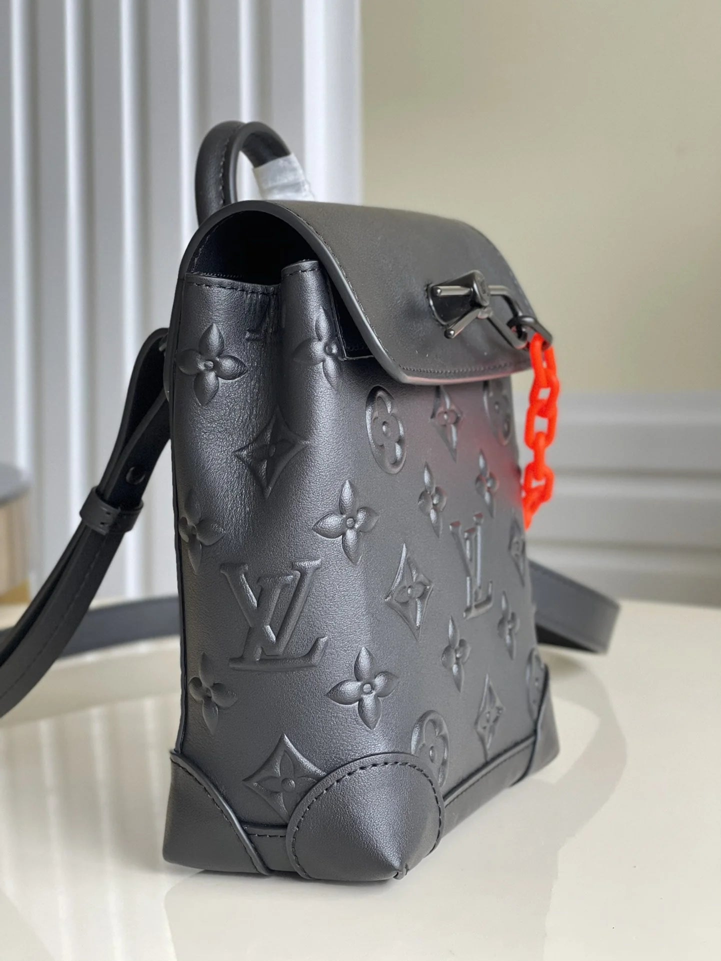 LV BAG M