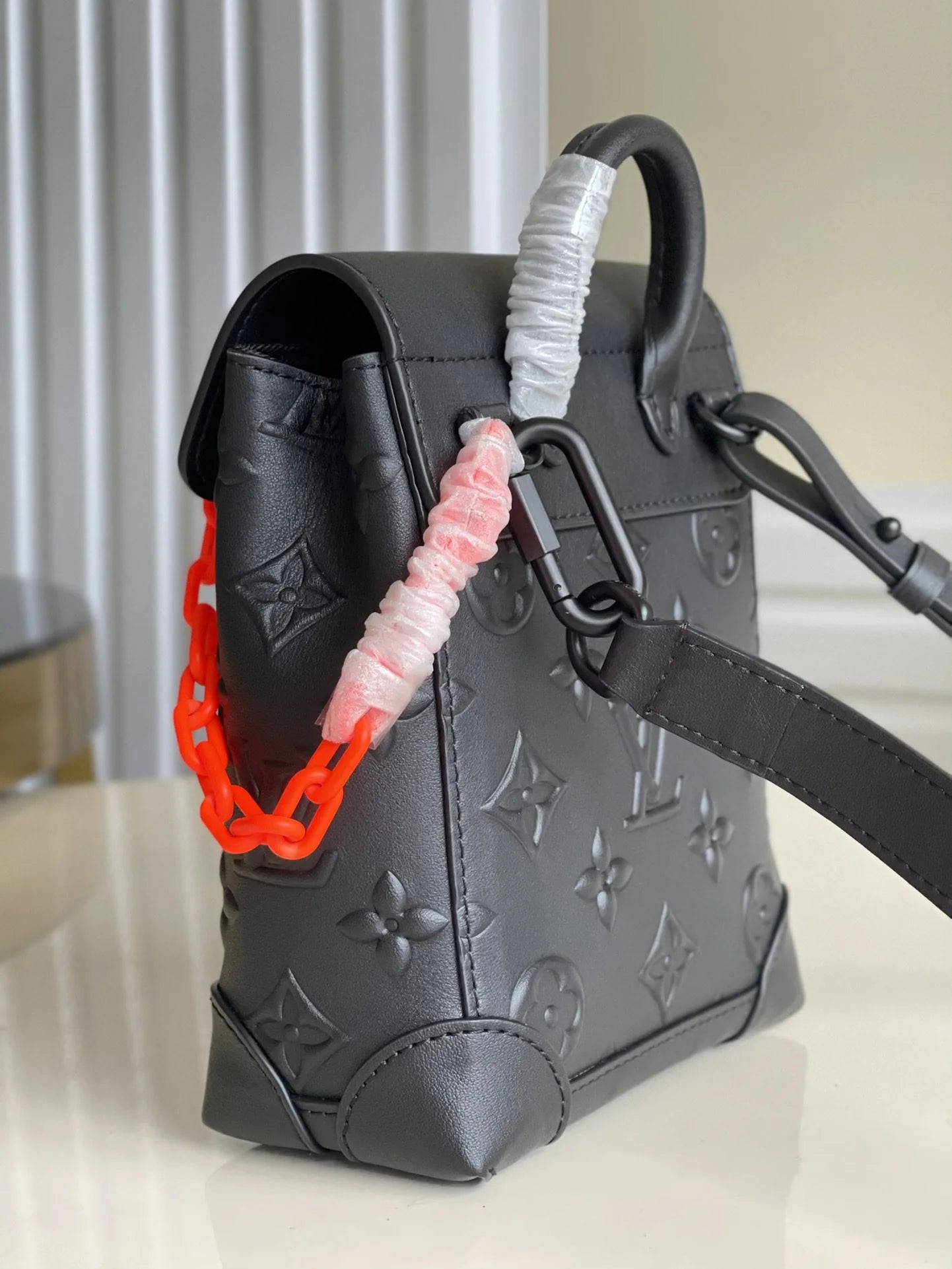 LV BAG M