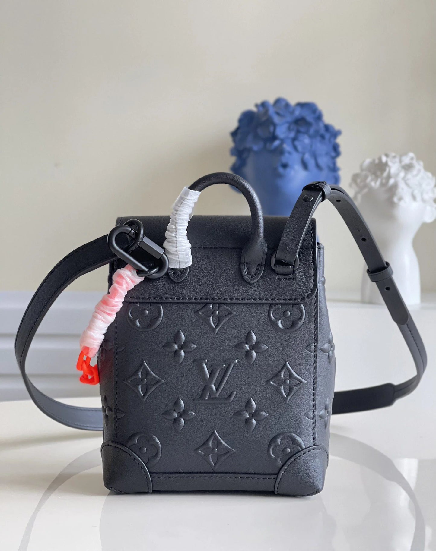 LV BAG M