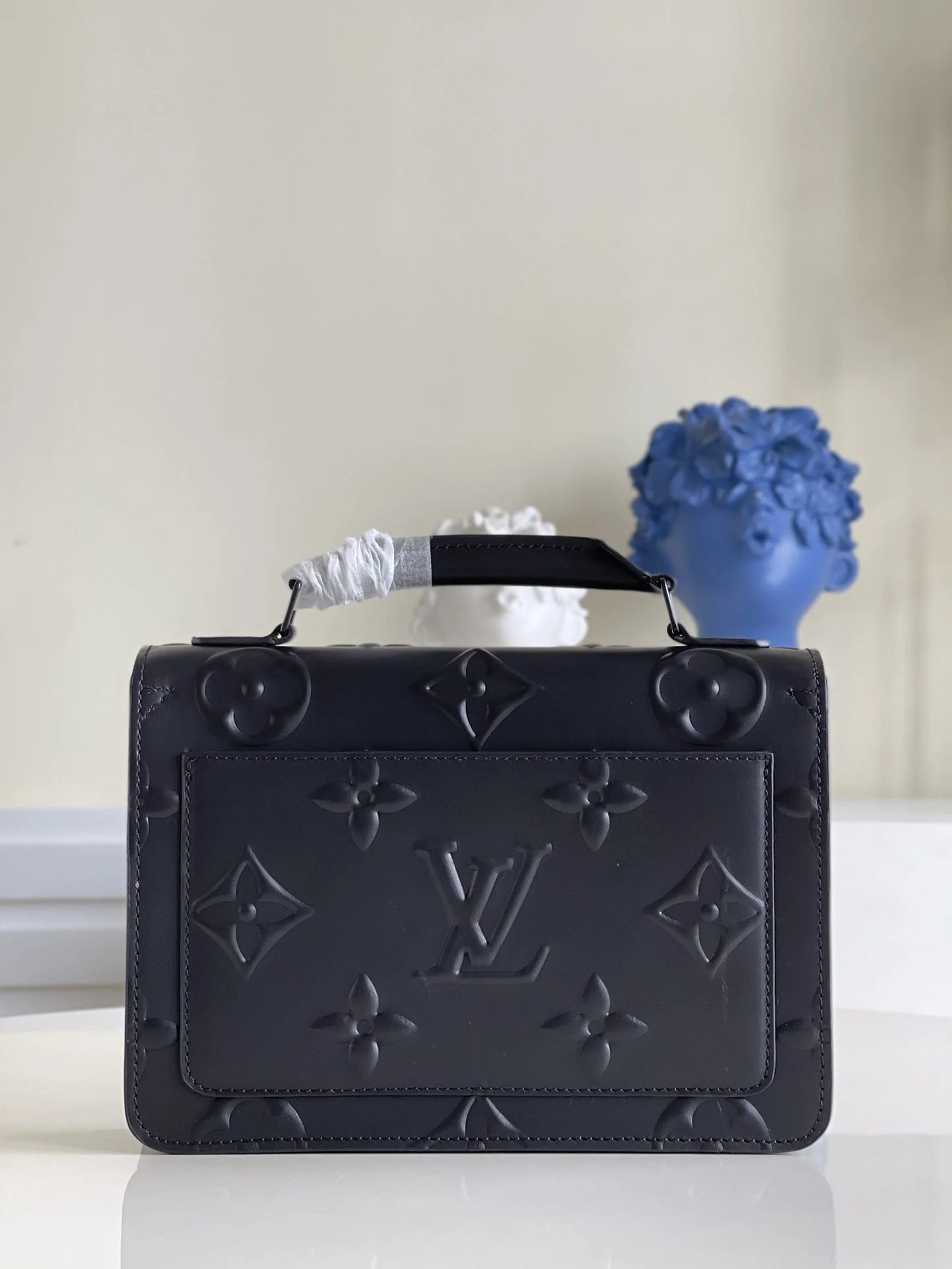 LV BAG M