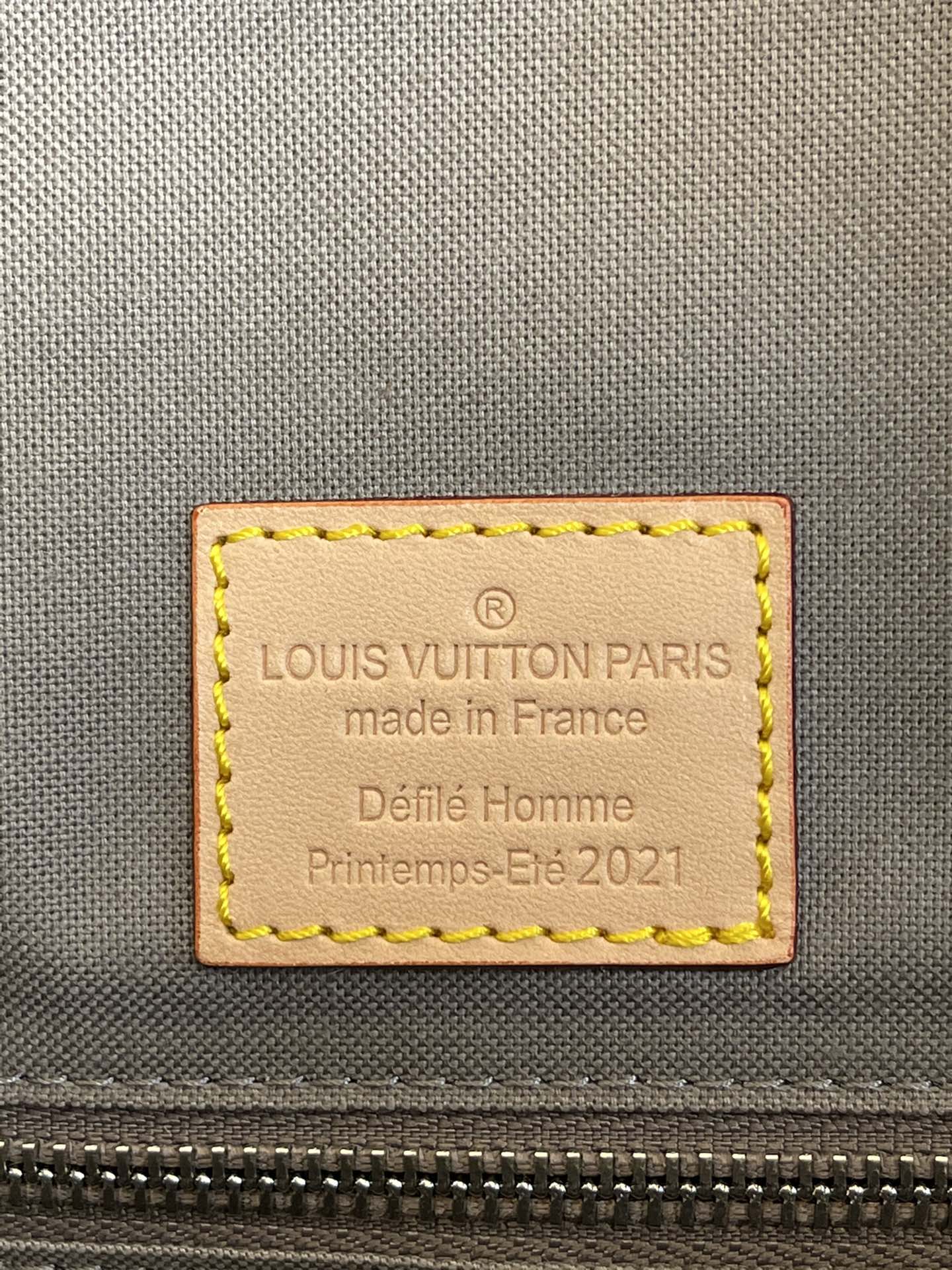 LV BAG M