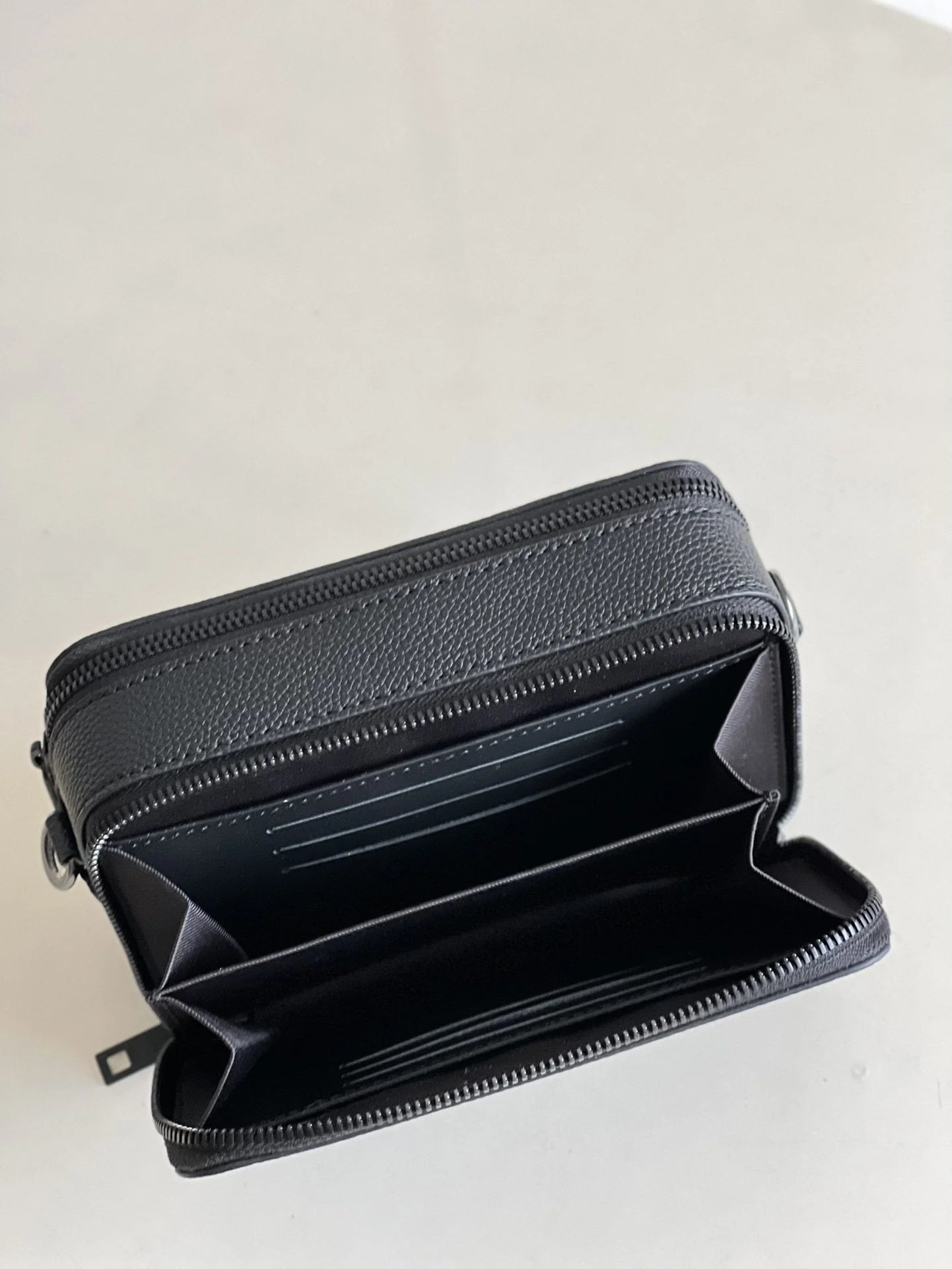 LV BAG M