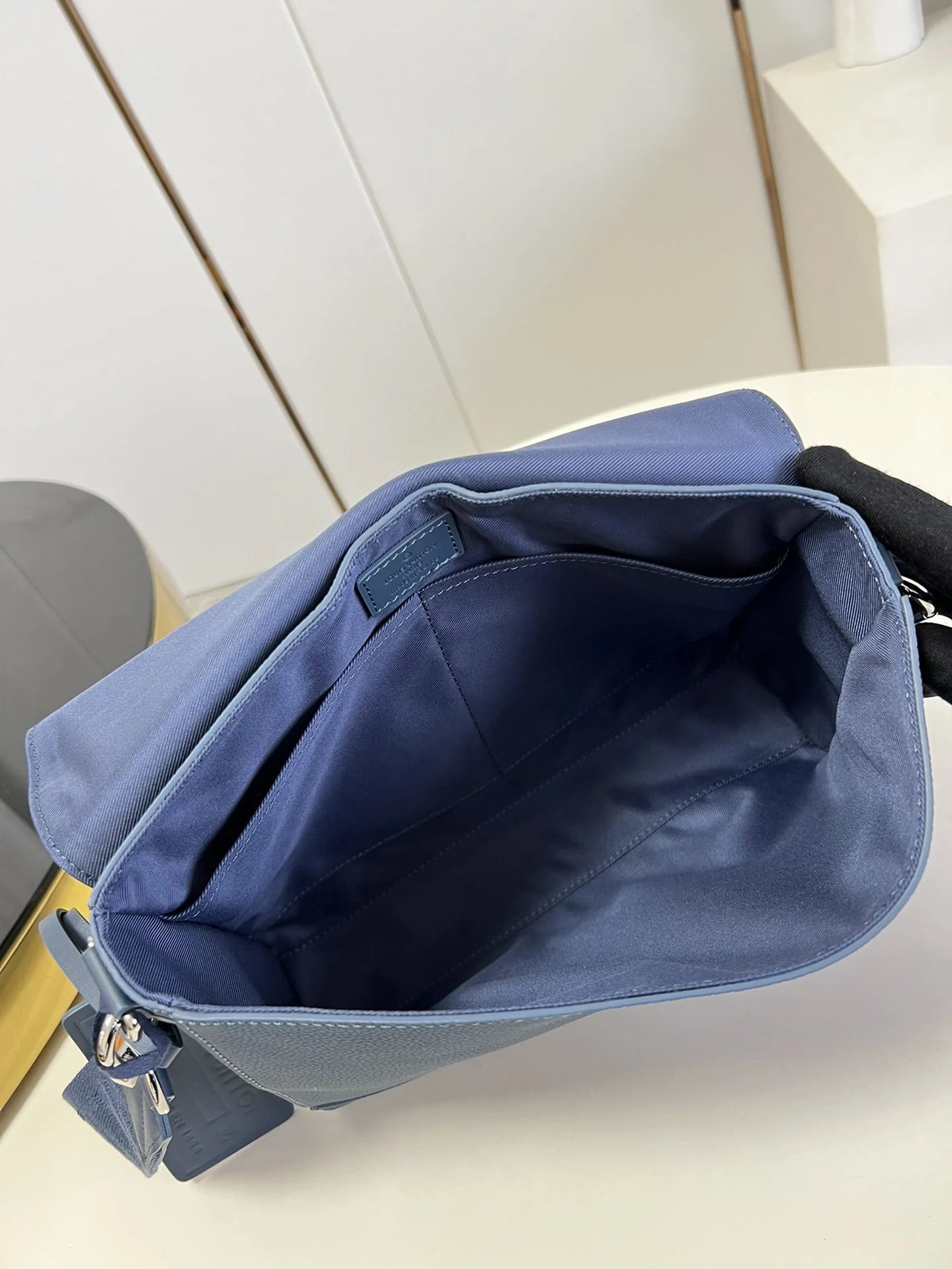LV BAG M59327