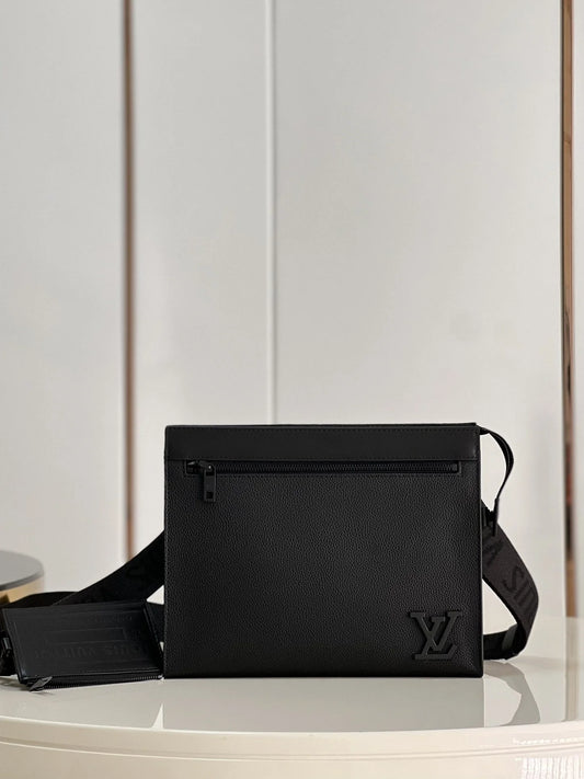 LV BAG M