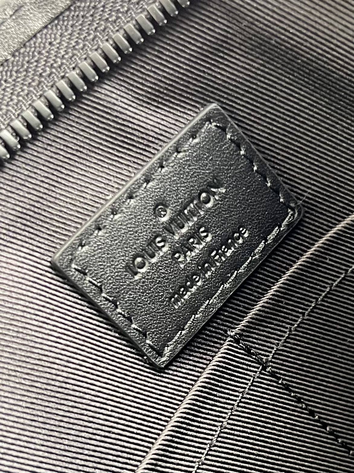 LV BAG M