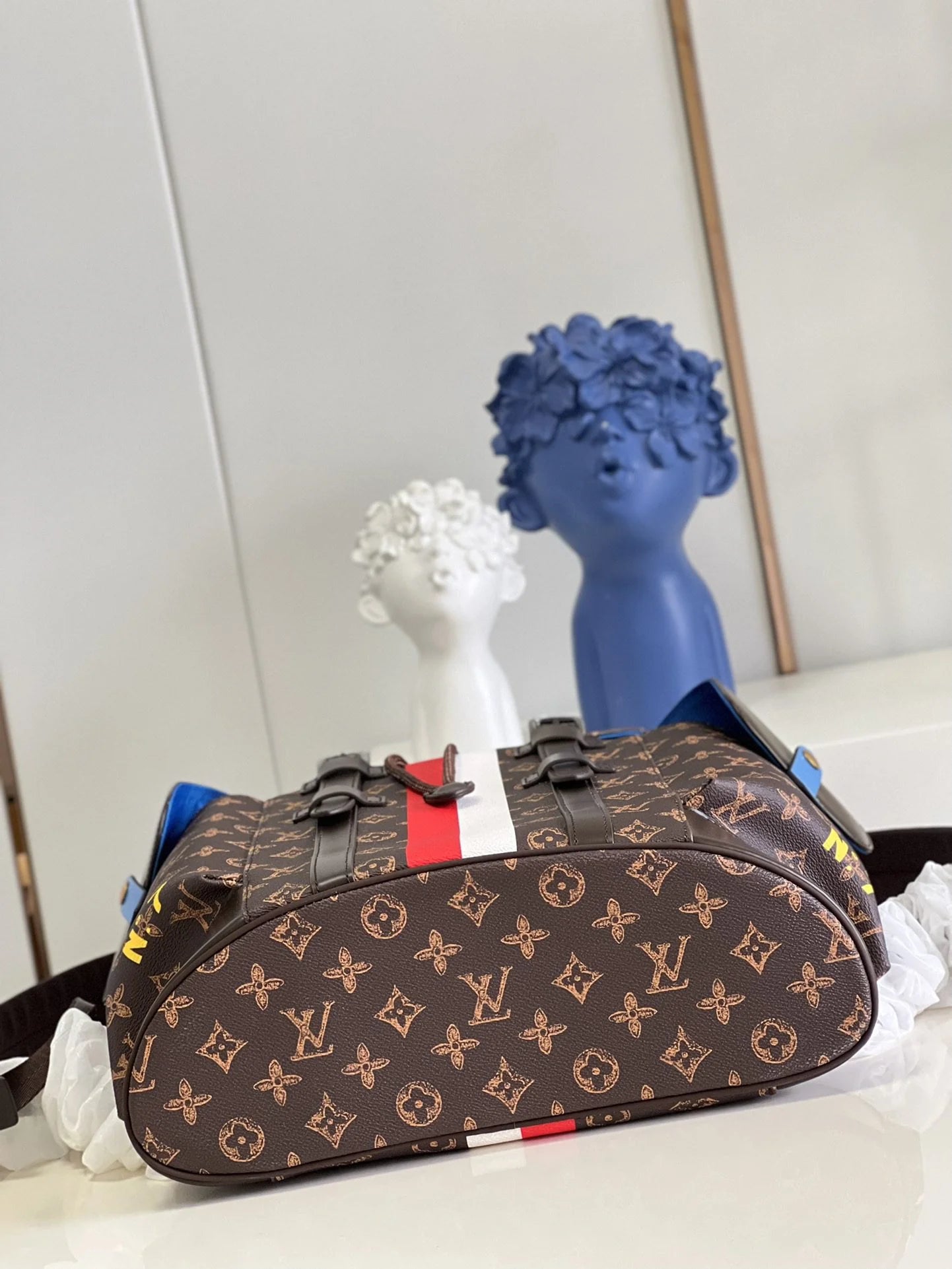 LV BAG M