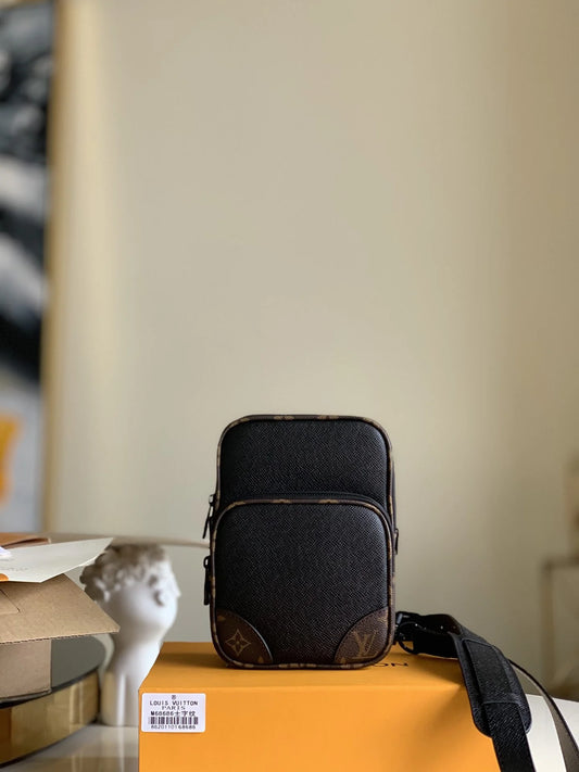 LV BAG M68686
