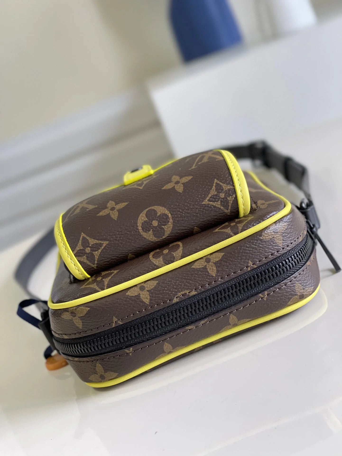 LV BAG M69404