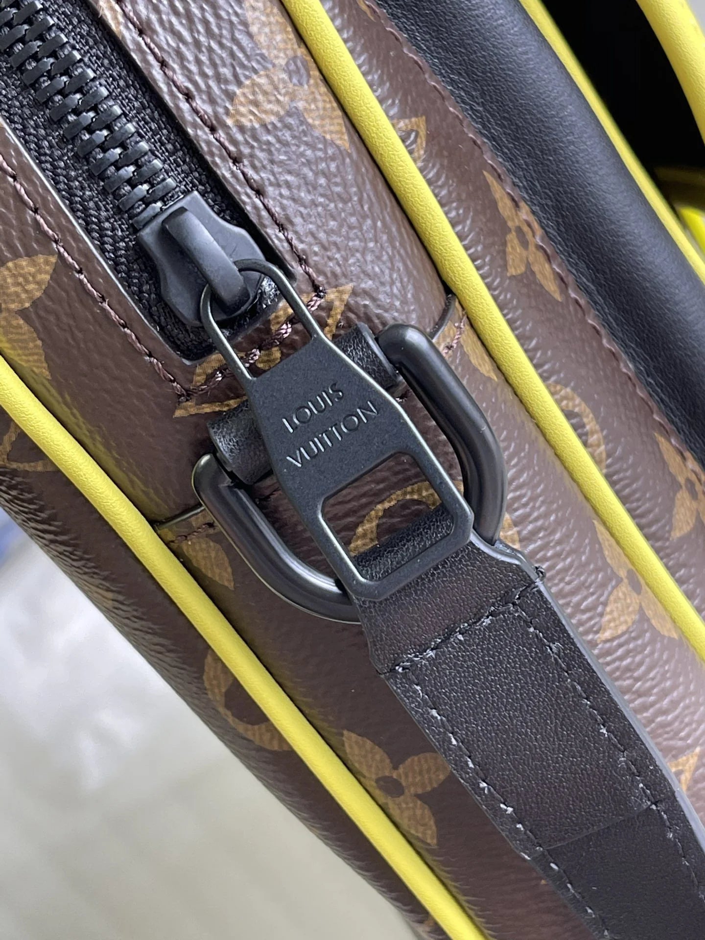 LV BAG M69404