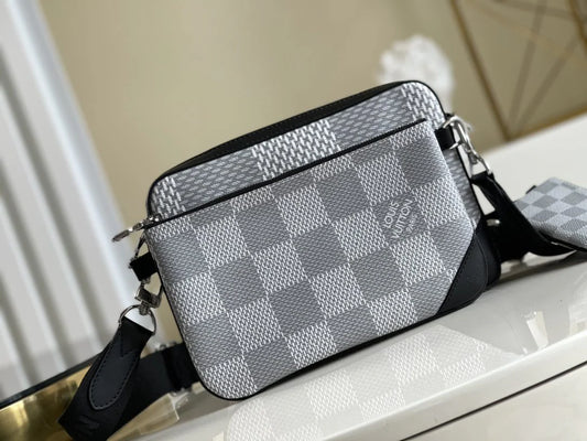 LV BAG M69443