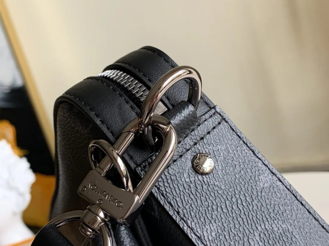 LV BAG M