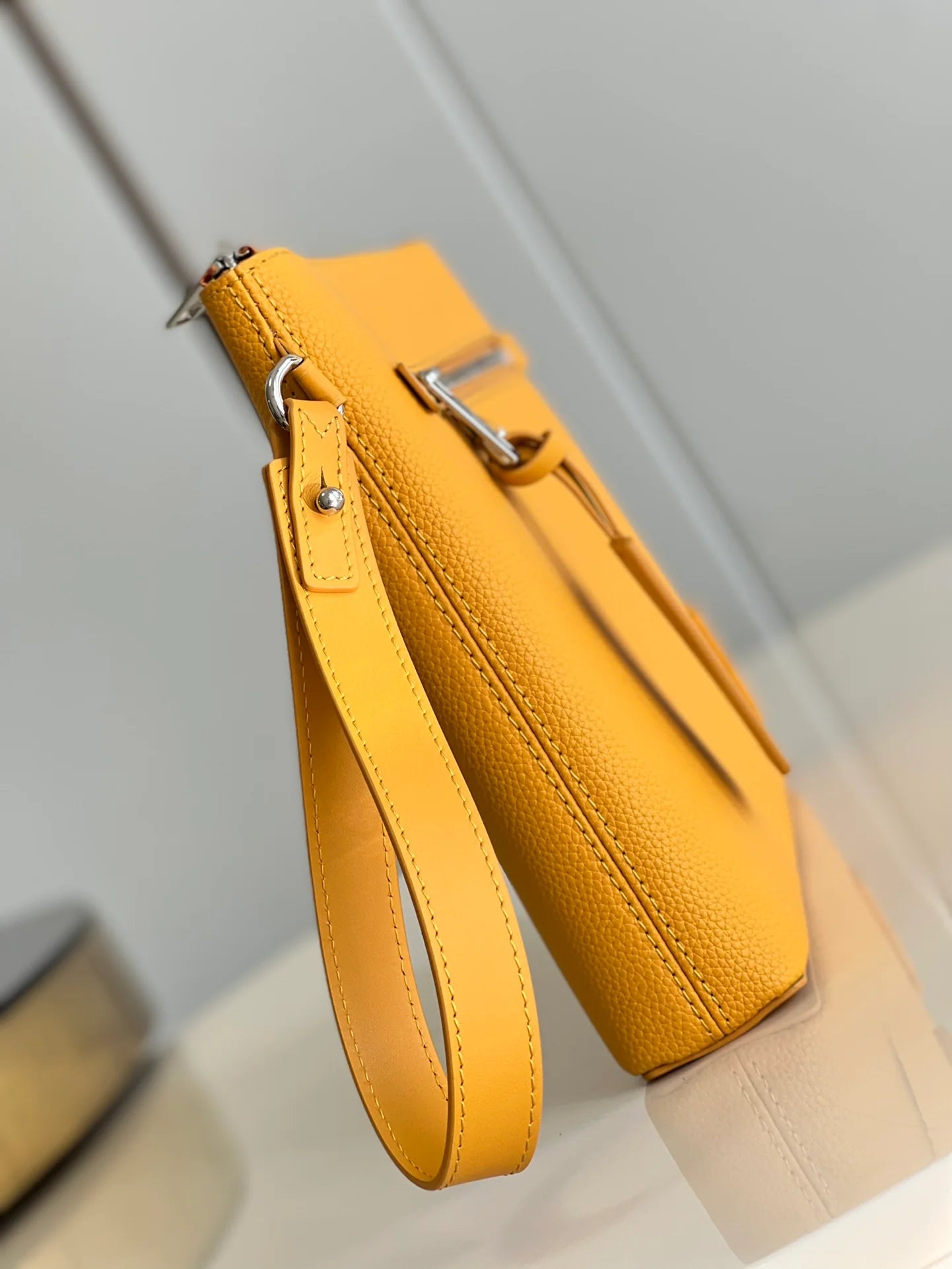 LV BAG M69837