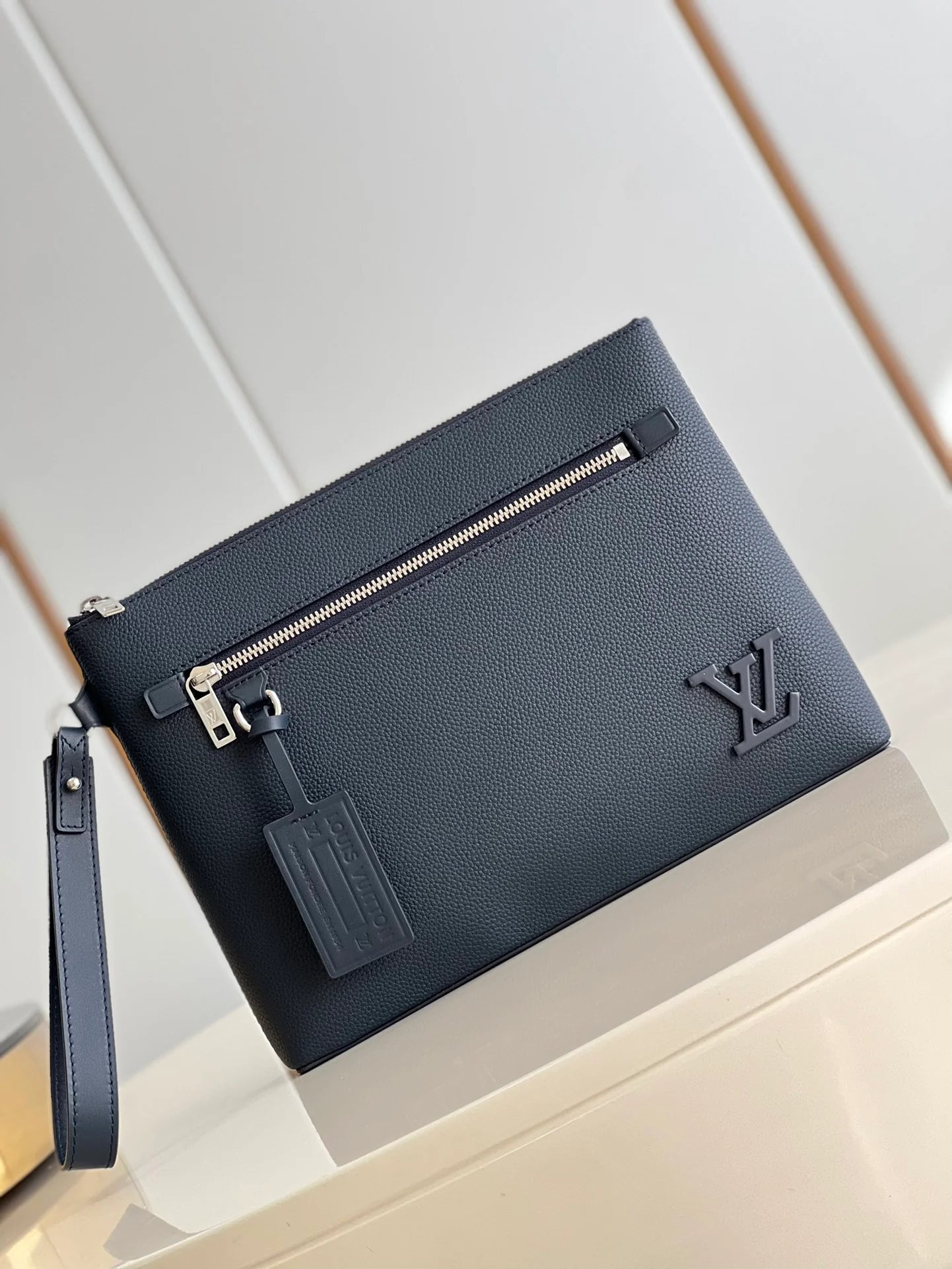 LV BAG M69837