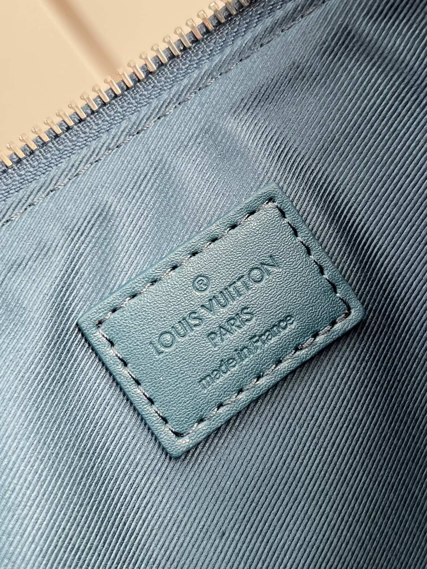 LV BAG M