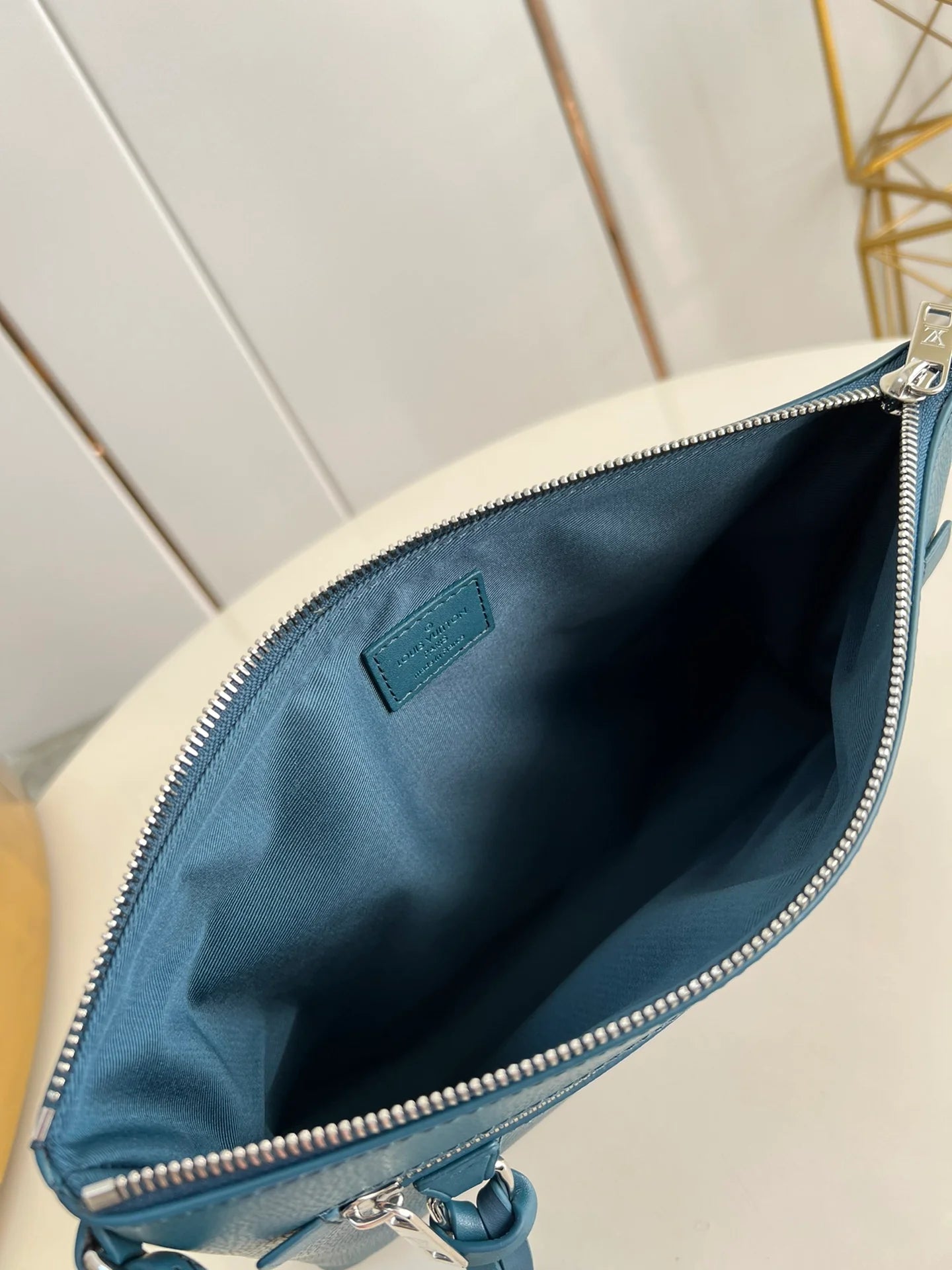 LV BAG M
