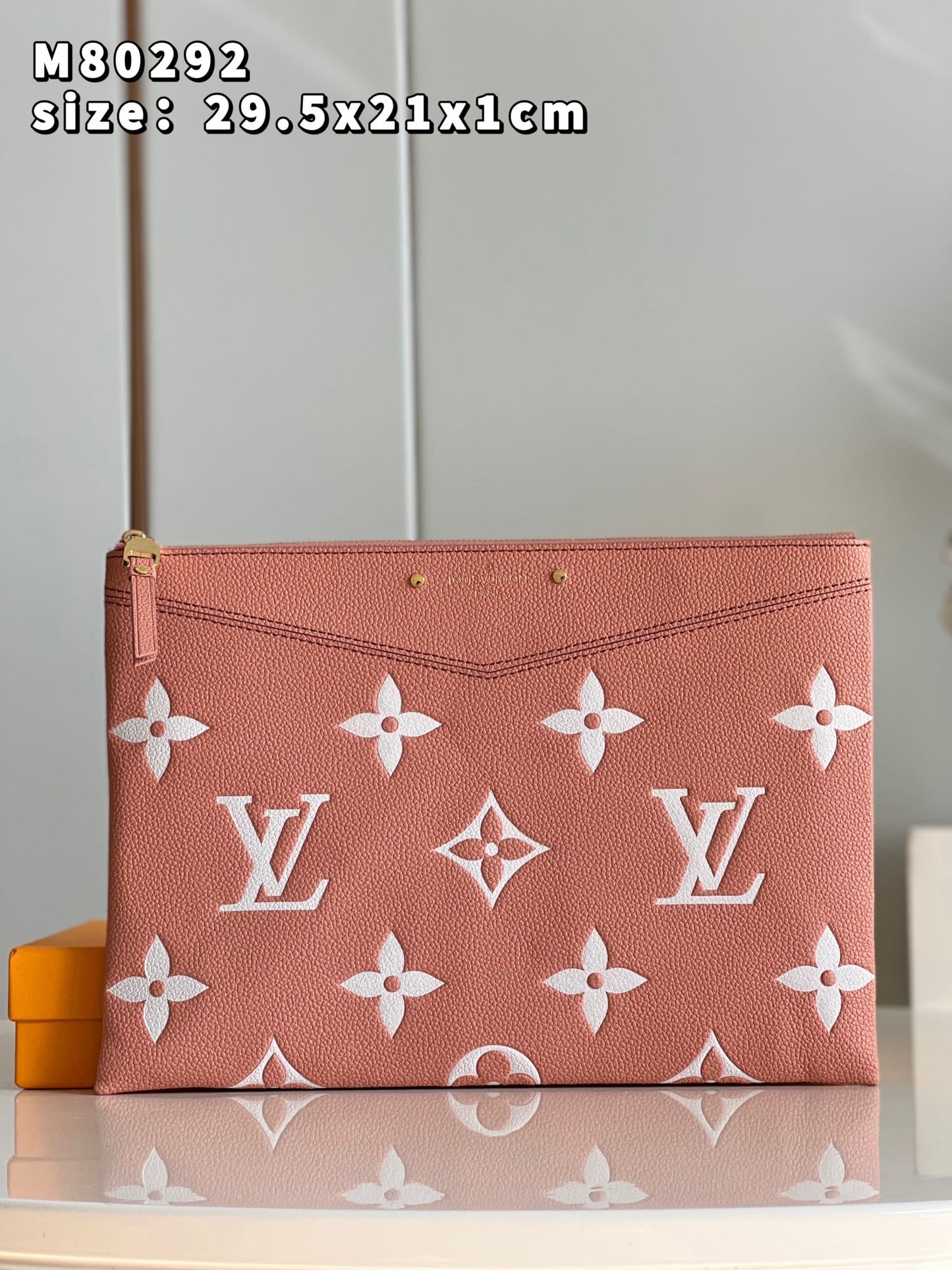 LV BAG M