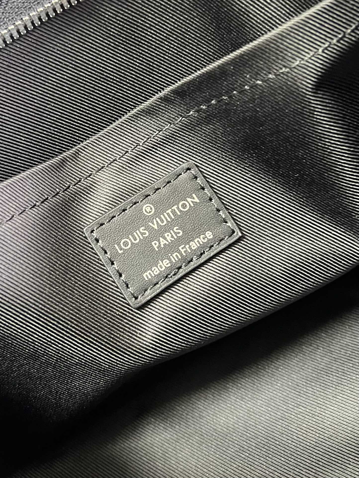 LV BAG M