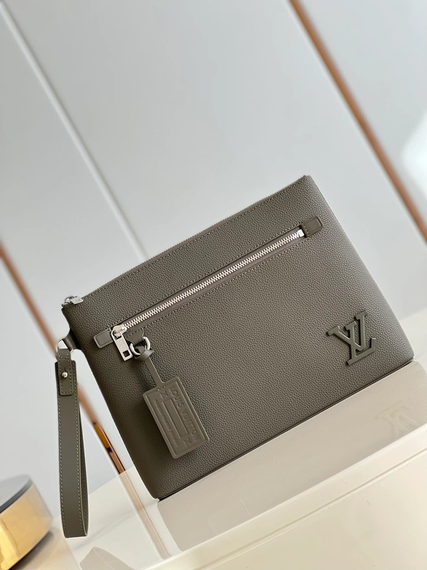 LV BAG M