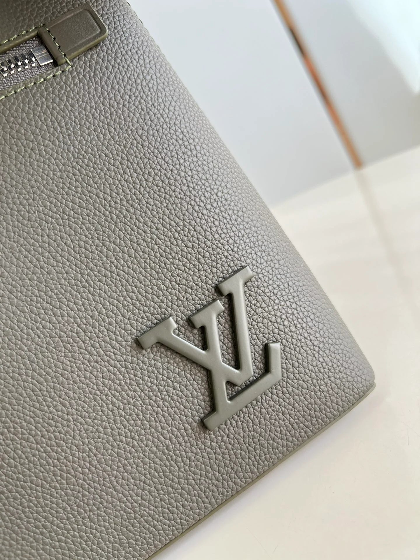 LV BAG M