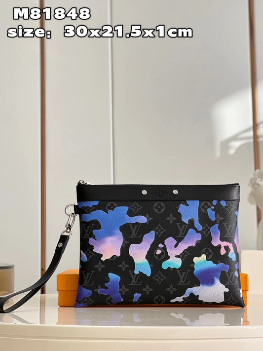 LV BAG M
