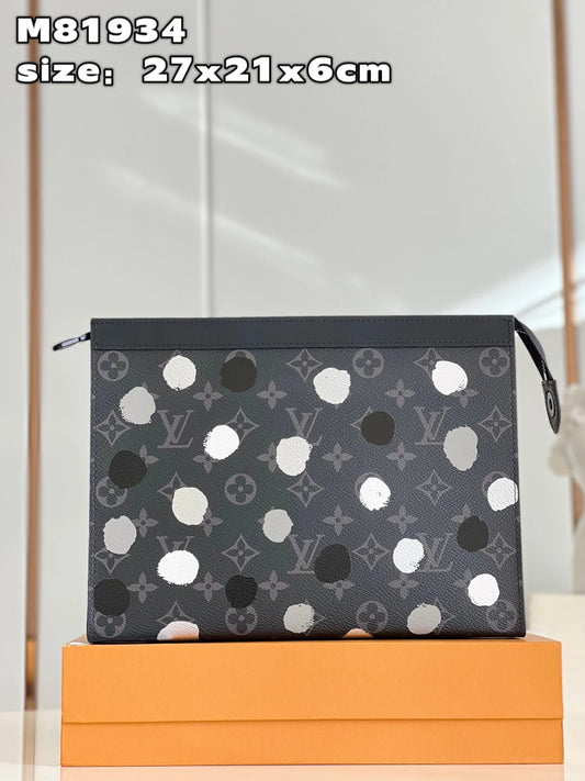 LV BAG M