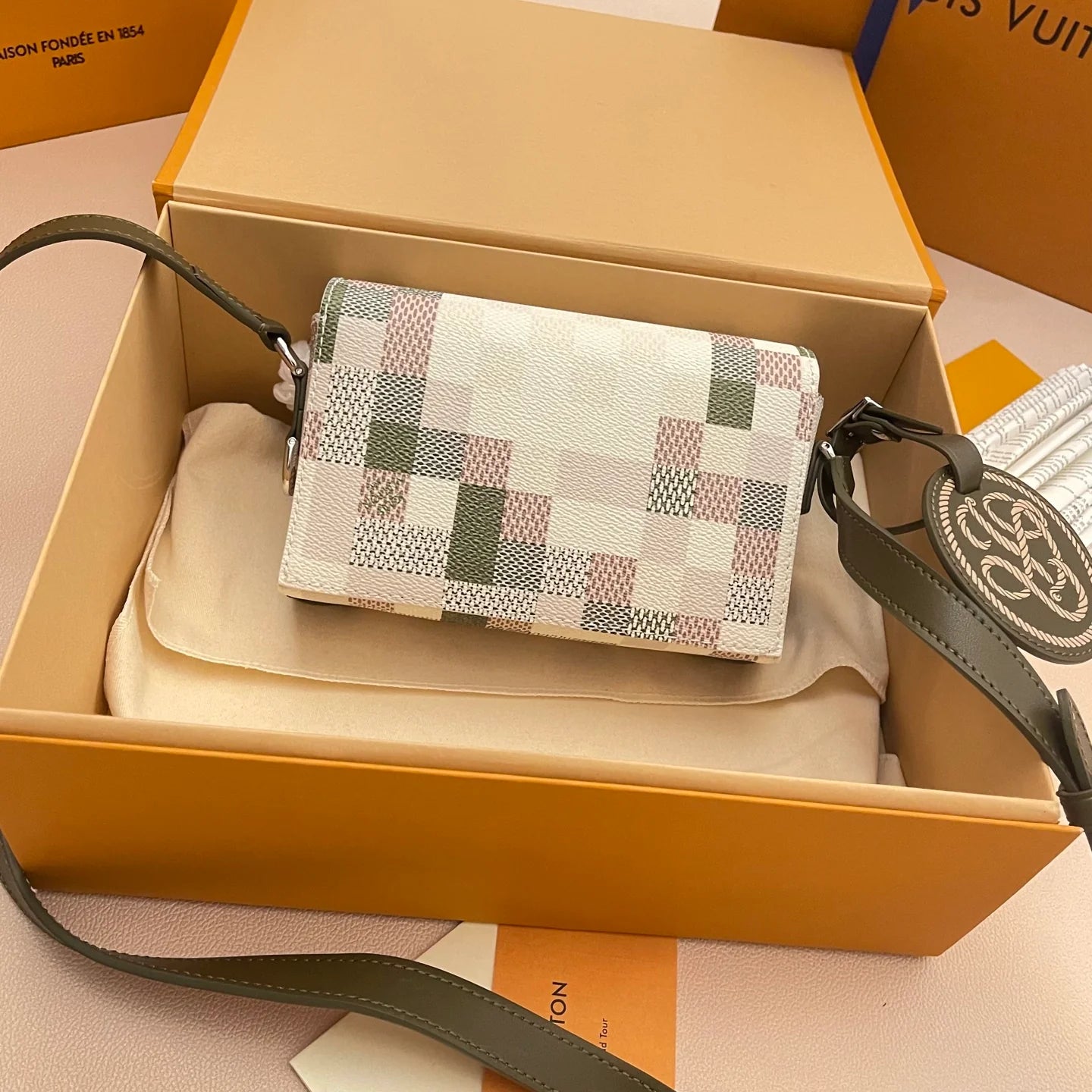 LV BAG N