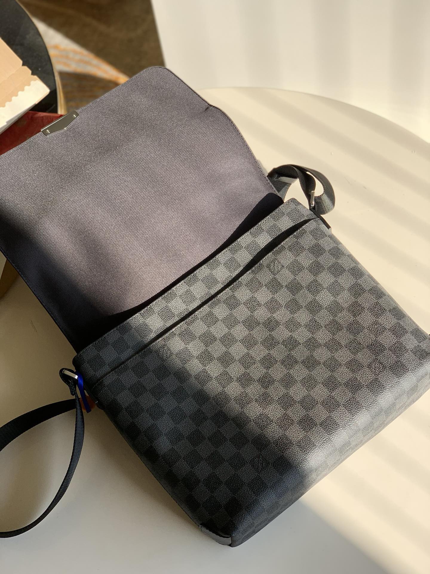 LV BAG N