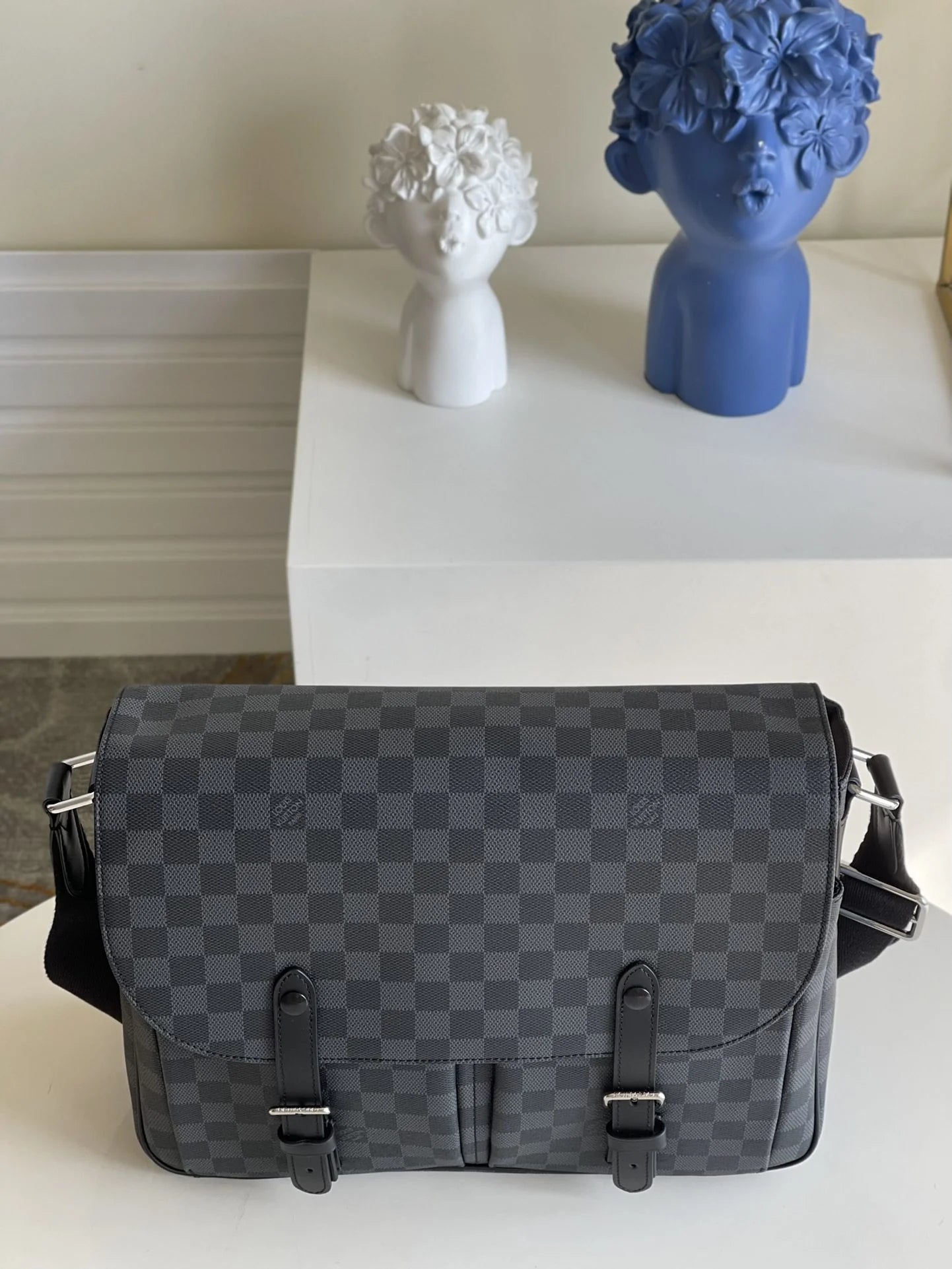 LV BAG N