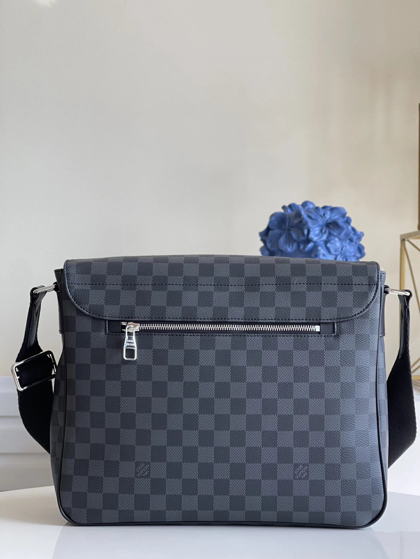 LV BAG N