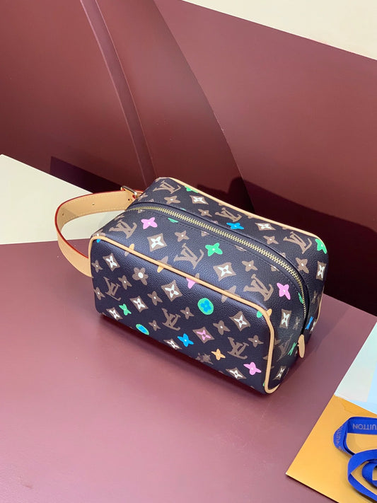 LV CLUTCH