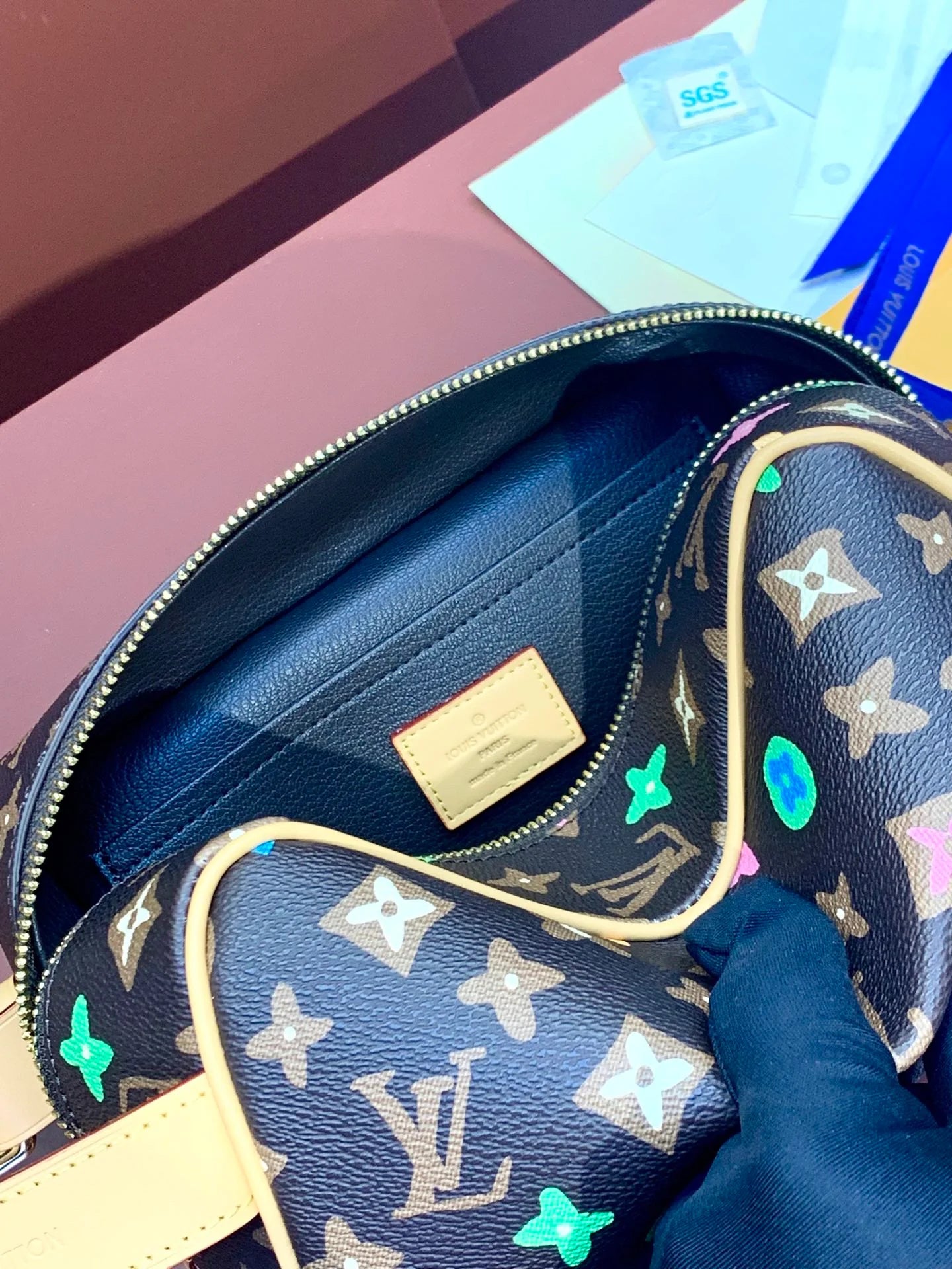 LV CLUTCH